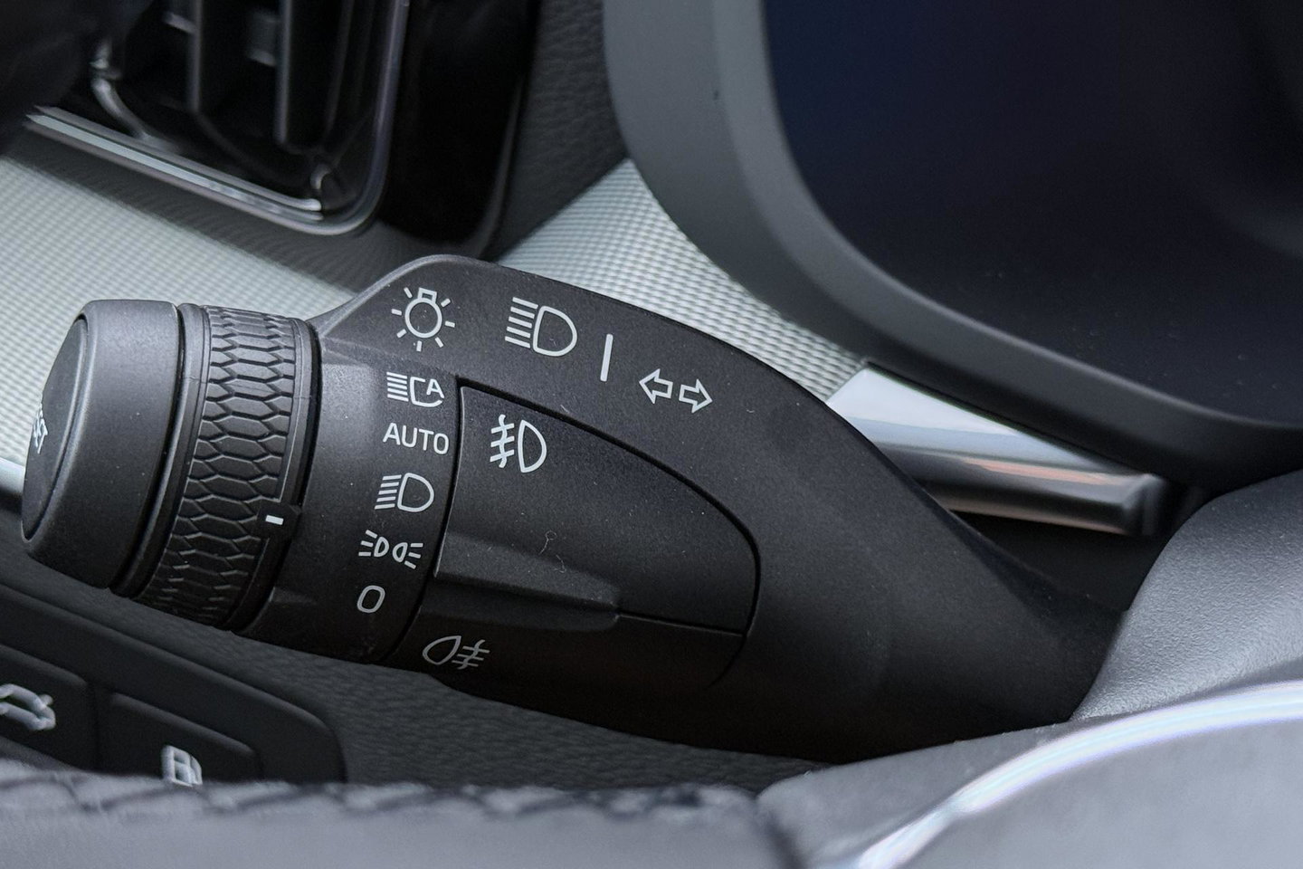Volvo XC60 T6 Ultra Black Edition | 22 Inch | Luchtvering | Bowers & Wilkins | 360° Camera | Stoelventilatie