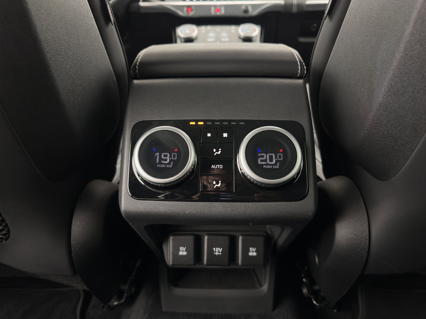 Jaguar I-PACE EV400 First Edition 90 kWh {SoH-90%} Aut. *PANO | HEAD-UP | LEATHER | FULL-LED | HEATED-SPORTSEATS | MEMORY-PACK | BLIND-SPOT | MERIDIAN-SOUND | DIGI-COCKPIT | PRIVACY-GLASS | AMBIENT-LIGHT | CAMERA | KEYLESS | 22''ALU*