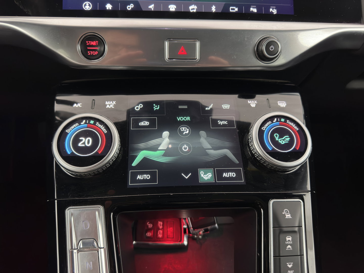 Jaguar I-PACE EV400 First Edition 90 kWh {SoH-90%} Aut. *PANO | HEAD-UP | LEATHER | FULL-LED | HEATED-SPORTSEATS | MEMORY-PACK | BLIND-SPOT | MERIDIAN-SOUND | DIGI-COCKPIT | PRIVACY-GLASS | AMBIENT-LIGHT | CAMERA | KEYLESS | 22''ALU*
