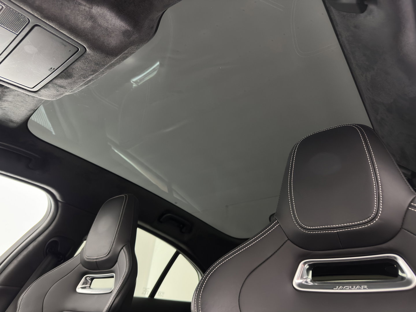 Jaguar I-PACE EV400 First Edition 90 kWh {SoH-90%} Aut. *PANO | HEAD-UP | LEATHER | FULL-LED | HEATED-SPORTSEATS | MEMORY-PACK | BLIND-SPOT | MERIDIAN-SOUND | DIGI-COCKPIT | PRIVACY-GLASS | AMBIENT-LIGHT | CAMERA | KEYLESS | 22''ALU*