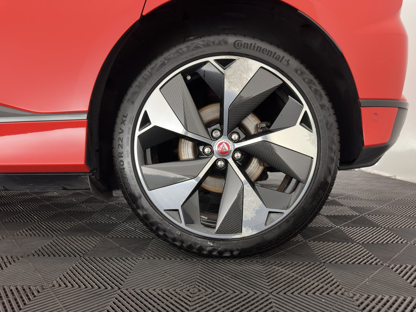 Jaguar I-PACE EV400 First Edition 90 kWh {SoH-90%} Aut. *PANO | HEAD-UP | LEATHER | FULL-LED | HEATED-SPORTSEATS | MEMORY-PACK | BLIND-SPOT | MERIDIAN-SOUND | DIGI-COCKPIT | PRIVACY-GLASS | AMBIENT-LIGHT | CAMERA | KEYLESS | 22''ALU*
