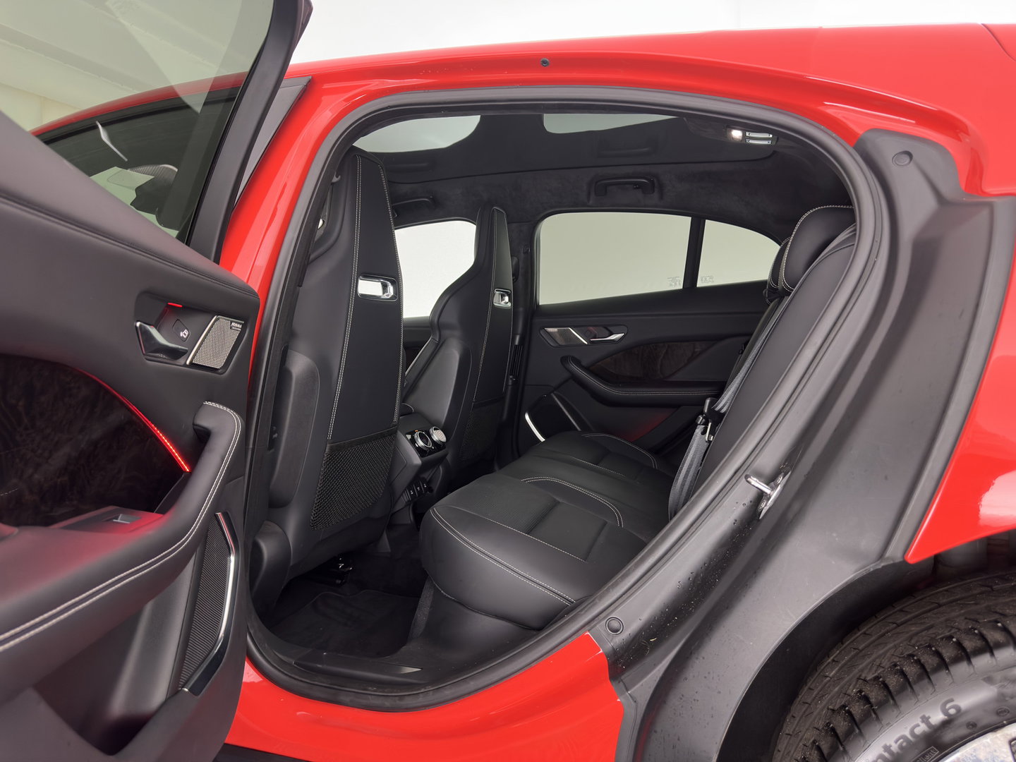 Jaguar I-PACE EV400 First Edition 90 kWh {SoH-90%} Aut. *PANO | HEAD-UP | LEATHER | FULL-LED | HEATED-SPORTSEATS | MEMORY-PACK | BLIND-SPOT | MERIDIAN-SOUND | DIGI-COCKPIT | PRIVACY-GLASS | AMBIENT-LIGHT | CAMERA | KEYLESS | 22''ALU*
