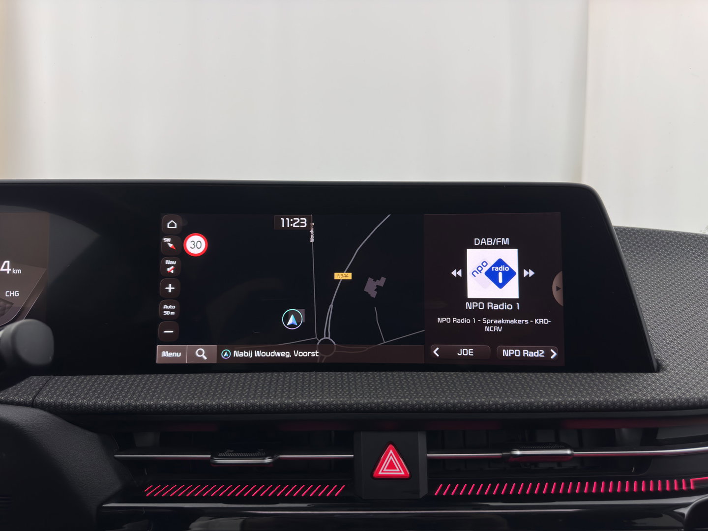 Kia Ev6 Plus Advanced 77.4 kWh [3-Fase-11kW] {SoH-93%} (INCL.BTW) Aut. *PANO | LEATHER | ADAPTIVE-CRUISE | DIGI-COCKPIT | MERIDIAN-AUDIO | MEMORY-PACK | FULL-LED | KEYLESS | CAMERA | DAB | BLIND-SPOT | NAVI-FULLMAP | PRIVACY-GLASS | AMBIENT-L
