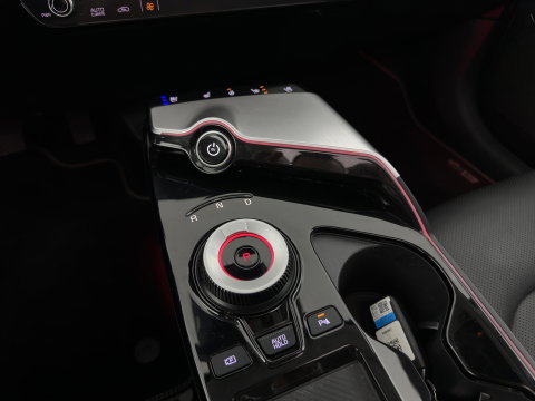 Kia Ev6 Plus Advanced 77.4 kWh [3-Fase-11kW] {SoH-93%} (INCL.BTW) Aut. *PANO | LEATHER | ADAPTIVE-CRUISE | DIGI-COCKPIT | MERIDIAN-AUDIO | MEMORY-PACK | FULL-LED | KEYLESS | CAMERA | DAB | BLIND-SPOT | NAVI-FULLMAP | PRIVACY-GLASS | AMBIENT-L