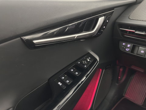Kia Ev6 Plus Advanced 77.4 kWh [3-Fase-11kW] {SoH-93%} (INCL.BTW) Aut. *PANO | LEATHER | ADAPTIVE-CRUISE | DIGI-COCKPIT | MERIDIAN-AUDIO | MEMORY-PACK | FULL-LED | KEYLESS | CAMERA | DAB | BLIND-SPOT | NAVI-FULLMAP | PRIVACY-GLASS | AMBIENT-L