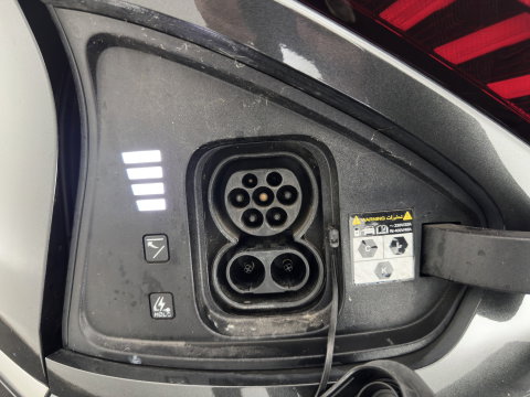 Kia Ev6 Plus Advanced 77.4 kWh [3-Fase-11kW] {SoH-93%} (INCL.BTW) Aut. *PANO | LEATHER | ADAPTIVE-CRUISE | DIGI-COCKPIT | MERIDIAN-AUDIO | MEMORY-PACK | FULL-LED | KEYLESS | CAMERA | DAB | BLIND-SPOT | NAVI-FULLMAP | PRIVACY-GLASS | AMBIENT-L