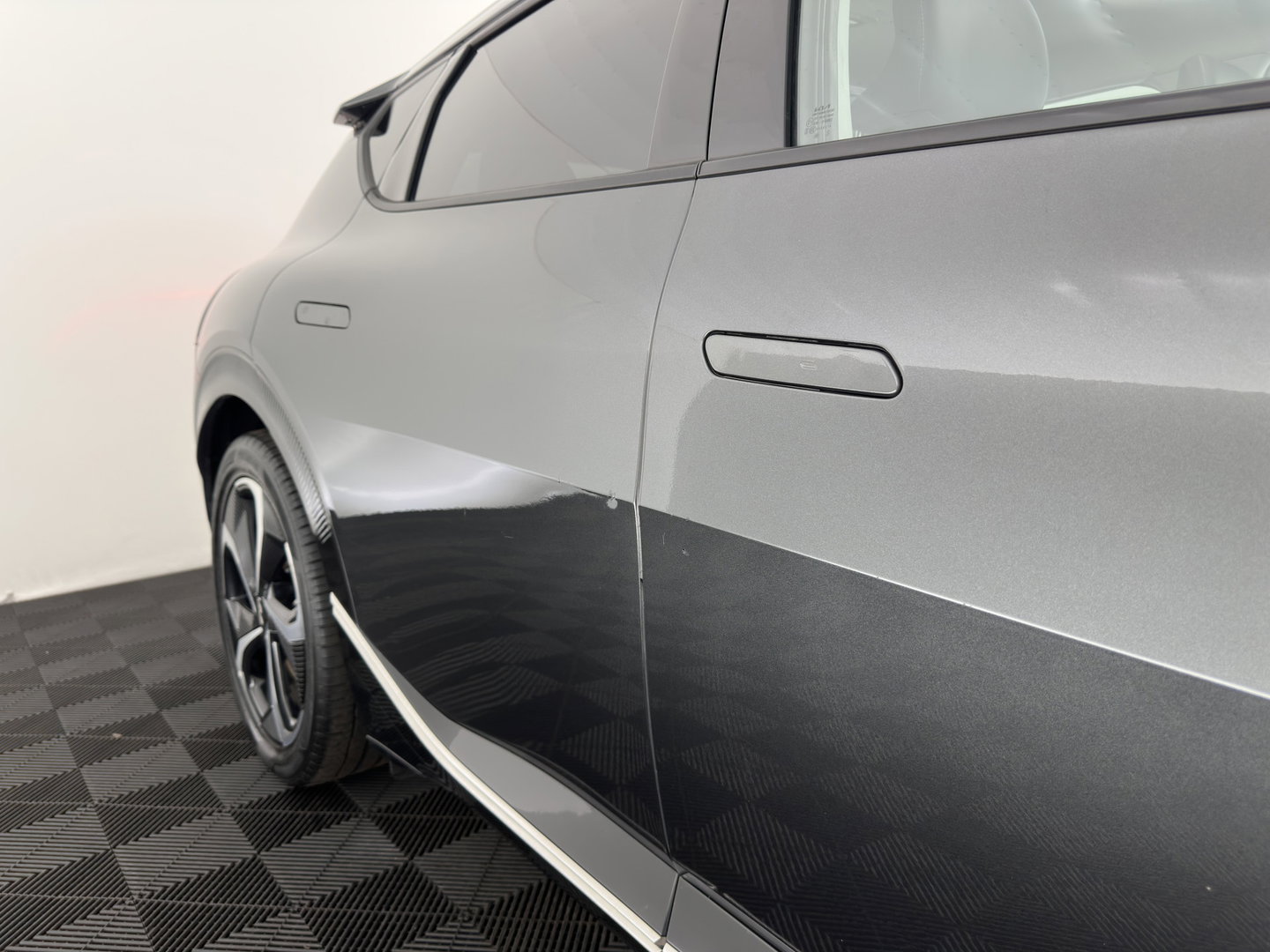 Kia Ev6 Plus Advanced 77.4 kWh [3-Fase-11kW] {SoH-93%} (INCL.BTW) Aut. *PANO | LEATHER | ADAPTIVE-CRUISE | DIGI-COCKPIT | MERIDIAN-AUDIO | MEMORY-PACK | FULL-LED | KEYLESS | CAMERA | DAB | BLIND-SPOT | NAVI-FULLMAP | PRIVACY-GLASS | AMBIENT-L