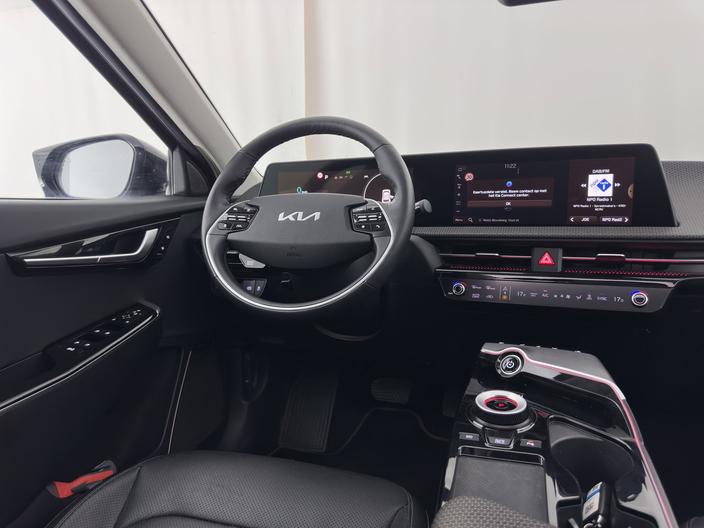 Kia Ev6 Plus Advanced 77.4 kWh [3-Fase-11kW] {SoH-93%} (INCL.BTW) Aut. *PANO | LEATHER | ADAPTIVE-CRUISE | DIGI-COCKPIT | MERIDIAN-AUDIO | MEMORY-PACK | FULL-LED | KEYLESS | CAMERA | DAB | BLIND-SPOT | NAVI-FULLMAP | PRIVACY-GLASS | AMBIENT-L