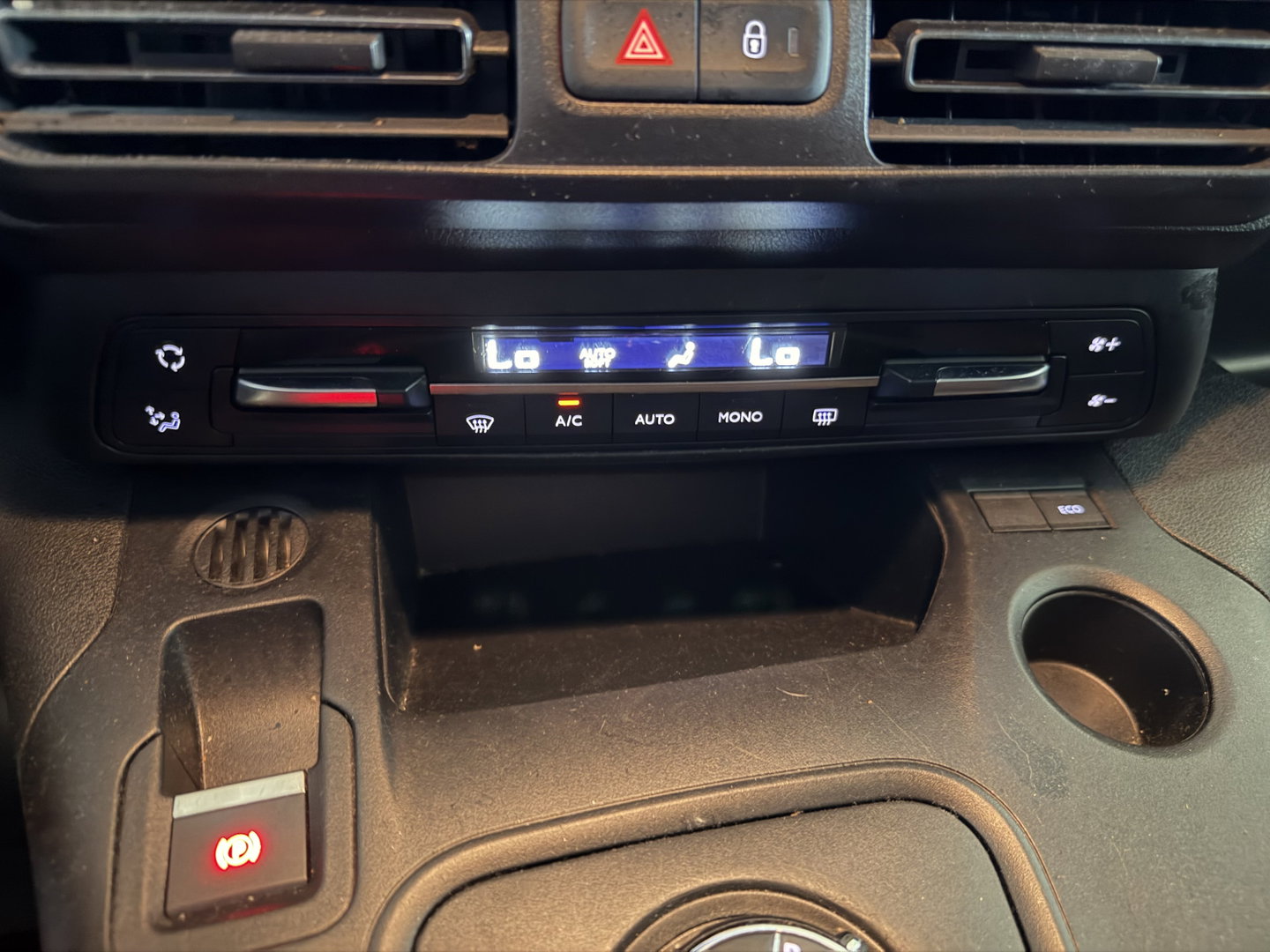 Toyota ProAce CITY Verso 1.2 Turbo 130pk Active Long 7 persoons / rolstoel lift / vaste prijs rijklaar € 24.950 marge / lease vanaf € / automaat / camera / grijs metallic / dubbele schuifdeur / euro 6