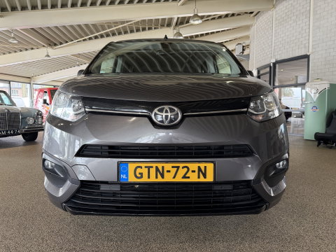 Toyota ProAce CITY Verso 1.2 Turbo 130pk Active Long 7 persoons / rolstoel lift / vaste prijs rijklaar € 24.950 marge / lease vanaf € / automaat / camera / grijs metallic / dubbele schuifdeur / euro 6