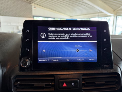 Toyota ProAce CITY Verso 1.2 Turbo 130pk Active Long 7 persoons / rolstoel lift / vaste prijs rijklaar € 24.950 marge / lease vanaf € / automaat / camera / grijs metallic / dubbele schuifdeur / euro 6