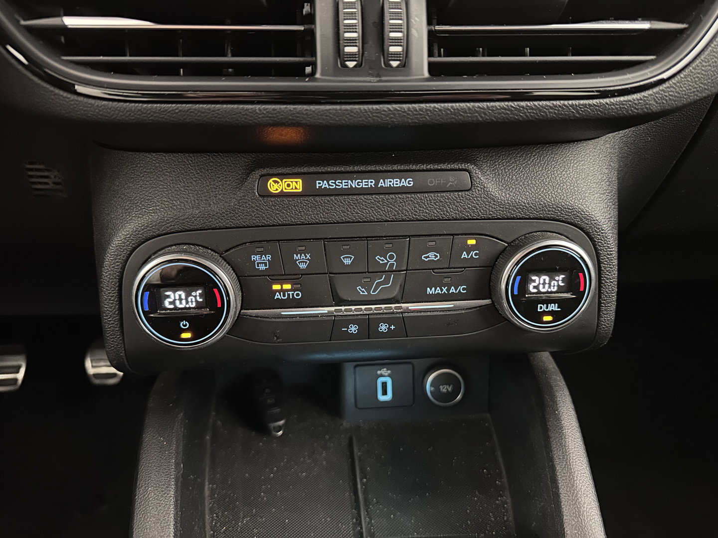 Ford FOCUS Wagon 1.5 EcoBlue ST Line Business *FULL-LED | SPORT-SEATS | NAVI-FULLMAP | KEYLESS | PRIVACY-GLASS | ECC | PDC | CRUISE | 18''ALU*