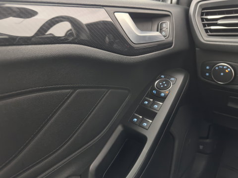 Ford FOCUS Wagon 1.5 EcoBlue ST Line Business *FULL-LED | SPORT-SEATS | NAVI-FULLMAP | KEYLESS | PRIVACY-GLASS | ECC | PDC | CRUISE | 18''ALU*