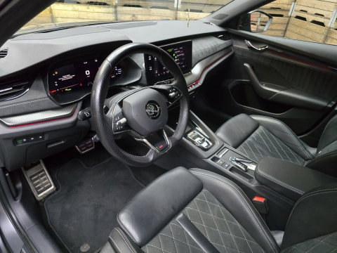 Škoda Octavia Combi 1.4 TSI RS iV PHEV Business Pano HUD Navi Clima 18"LM
