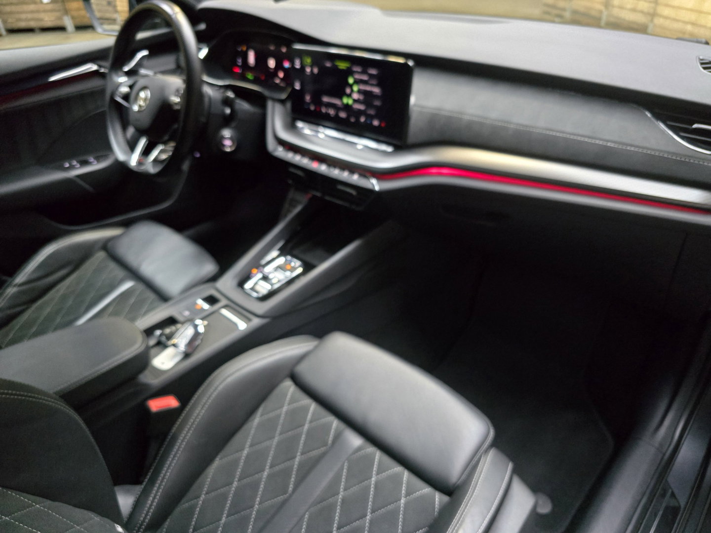 Škoda Octavia Combi 1.4 TSI RS iV PHEV Business Pano HUD Navi Clima 18"LM