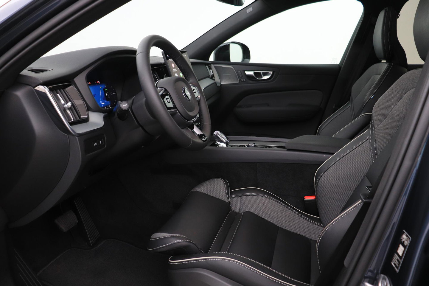 Volvo XC60 T6 Plus Black Edition | Harman/Kardon | Panoramadak | Pilot Assist | 21 Inch