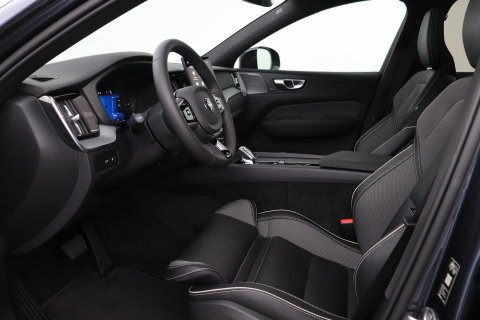 Volvo XC60 T6 Plus Black Edition | Harman/Kardon | Panoramadak | Pilot Assist | 21 Inch