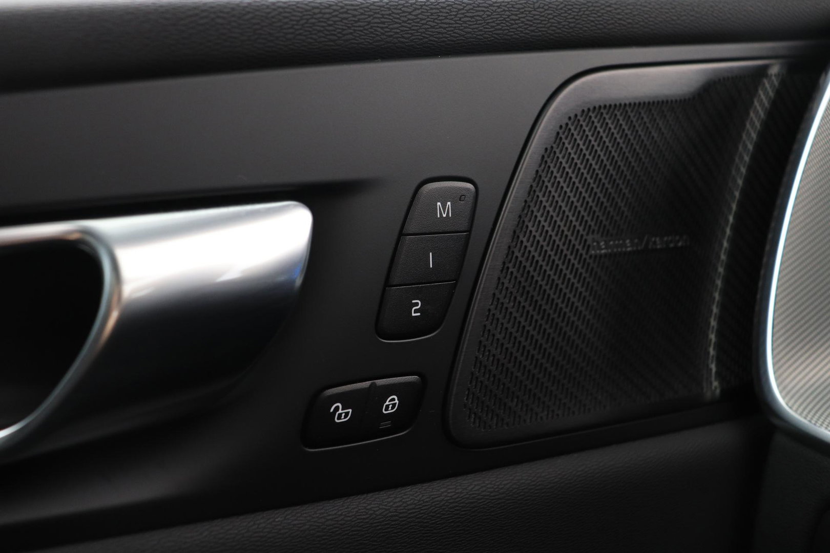 Volvo XC60 T6 Plus Black Edition | Harman/Kardon | Panoramadak | Pilot Assist | 21 Inch