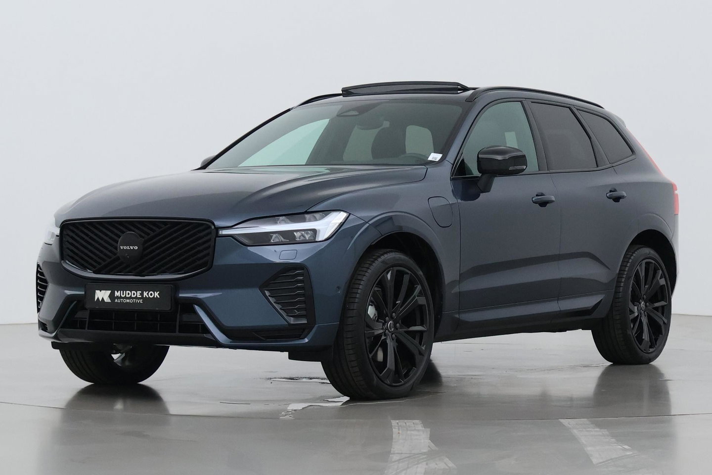 Volvo XC60 T6 Plus Black Edition | Harman/Kardon | Panoramadak | Pilot Assist | 21 Inch