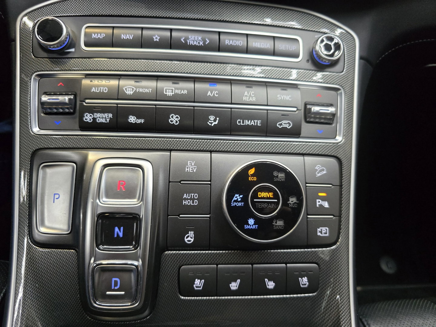 Hyundai Santa Fe 1.6 T-GDI PHEV Premium Sky 7p. Leder Pano Clima Navi HUD Camera 19"LM SOH 98%