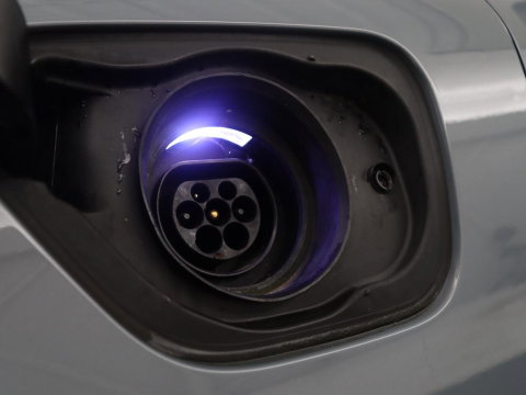 Volvo S60 2.0 Recharge T8 AWD R-Design SOH 95,6% | 360 Camera | Navigatie | Apple Carplay | Stoelverwarming