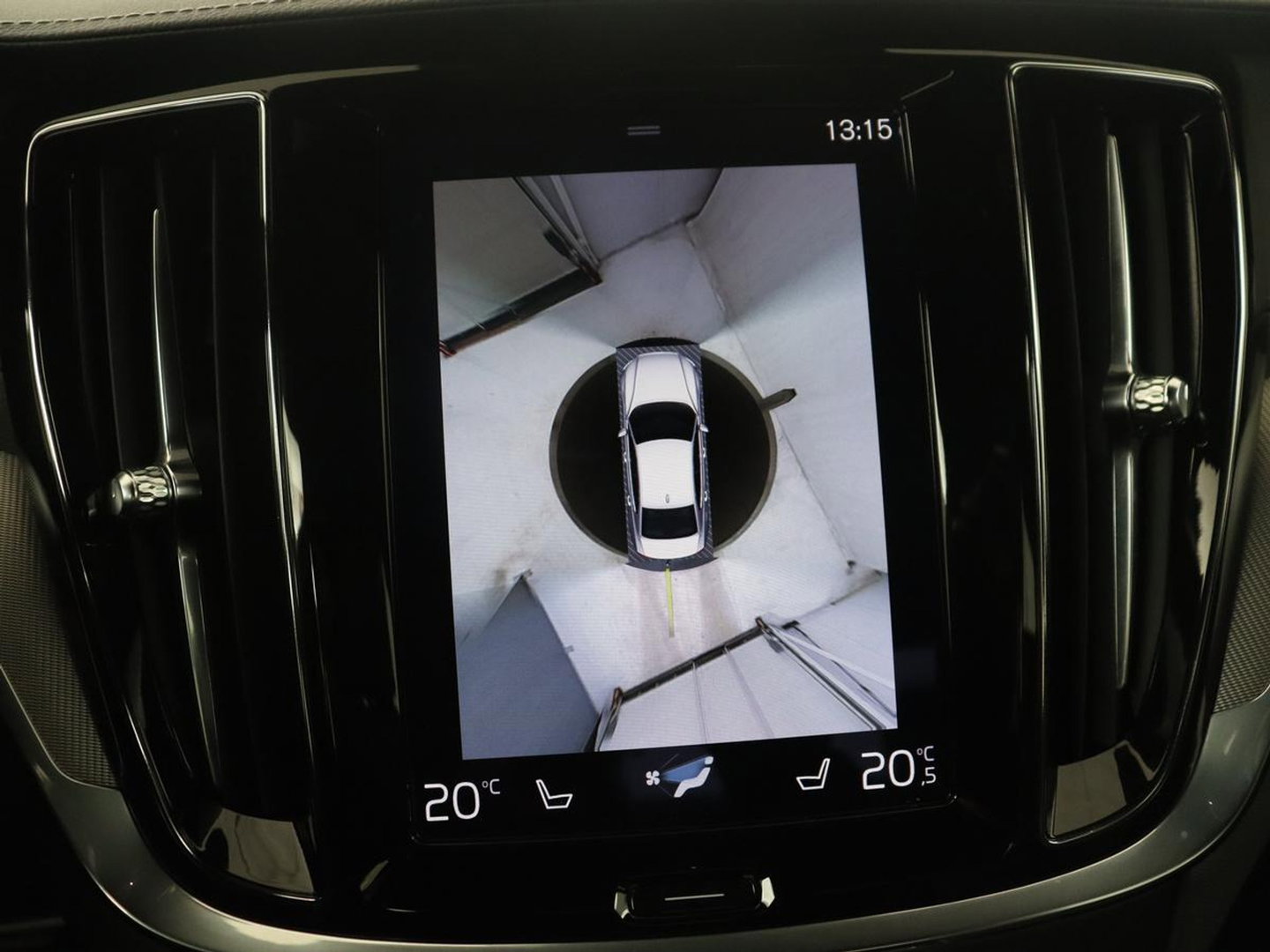 Volvo S60 2.0 Recharge T8 AWD R-Design SOH 95,6% | 360 Camera | Navigatie | Apple Carplay | Stoelverwarming
