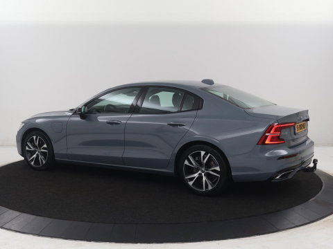 Volvo S60 2.0 Recharge T8 AWD R-Design SOH 95,6% | 360 Camera | Navigatie | Apple Carplay | Stoelverwarming