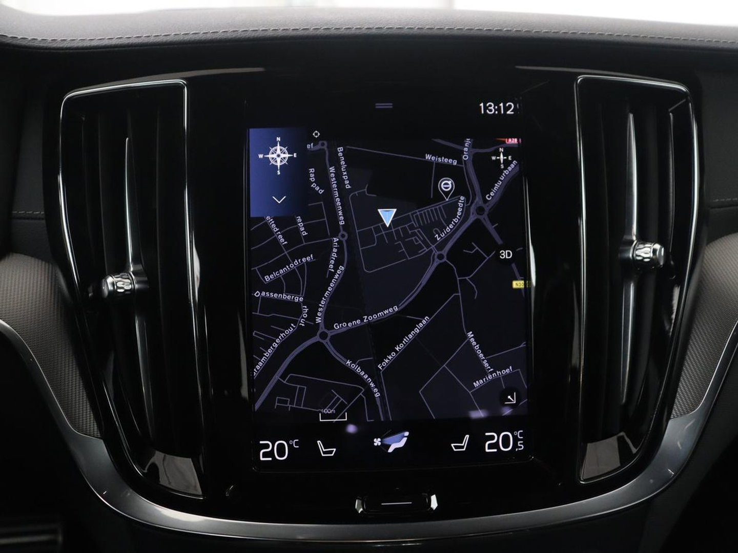 Volvo S60 2.0 Recharge T8 AWD R-Design SOH 95,6% | 360 Camera | Navigatie | Apple Carplay | Stoelverwarming