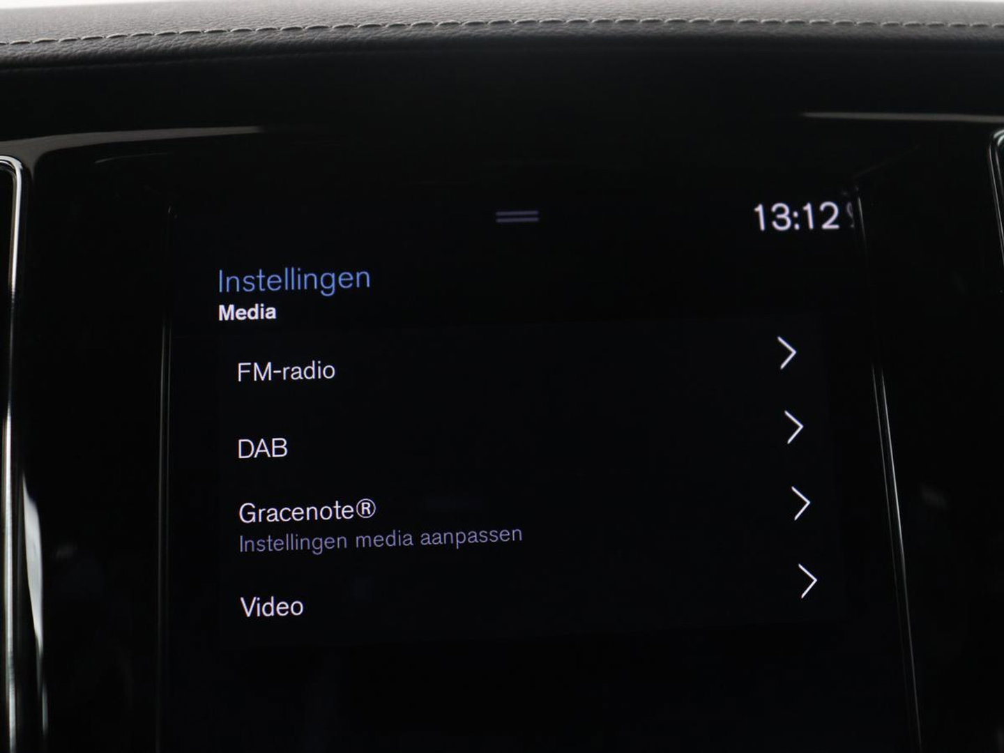 Volvo S60 2.0 Recharge T8 AWD R-Design SOH 95,6% | 360 Camera | Navigatie | Apple Carplay | Stoelverwarming