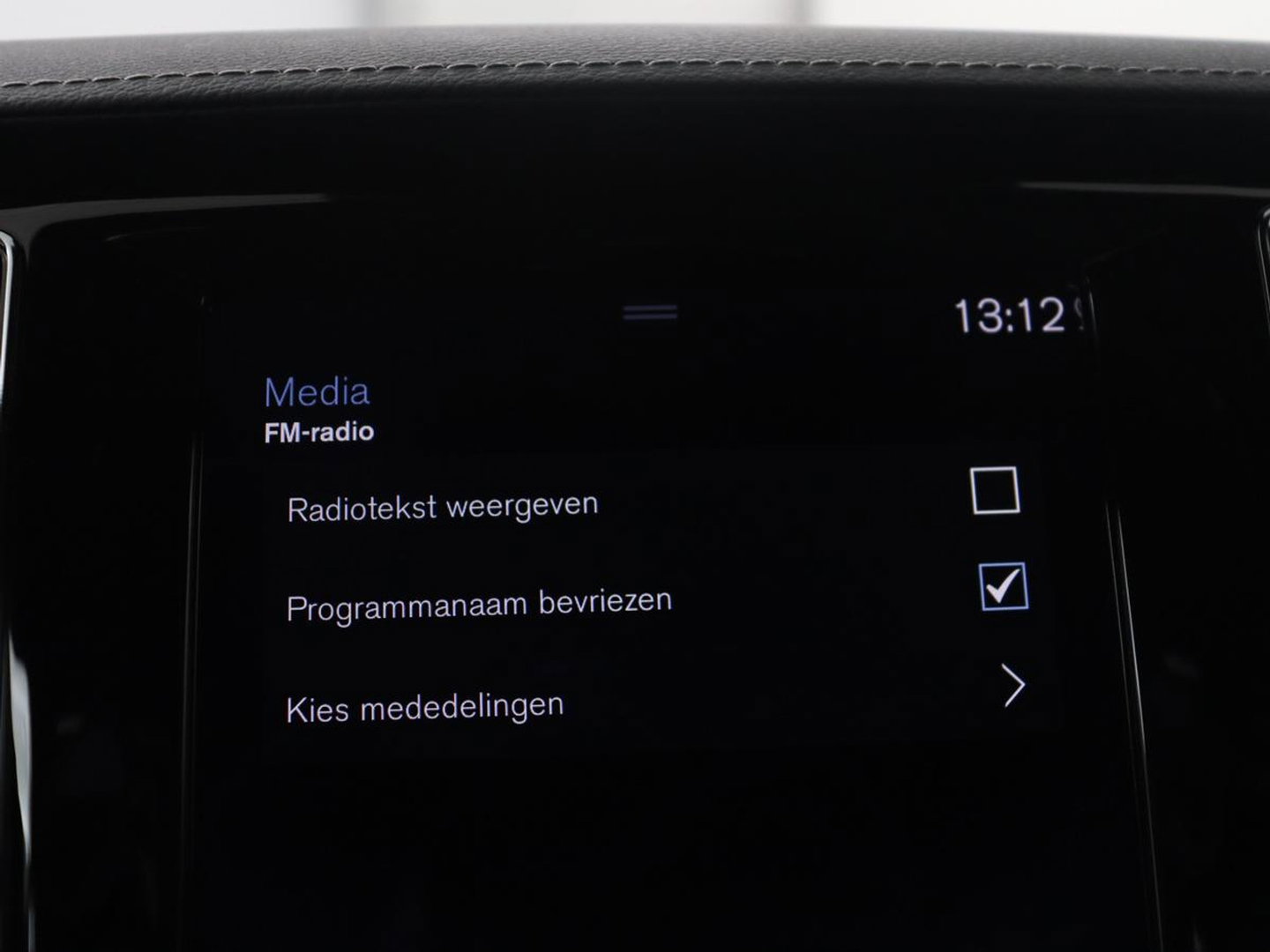 Volvo S60 2.0 Recharge T8 AWD R-Design SOH 95,6% | 360 Camera | Navigatie | Apple Carplay | Stoelverwarming