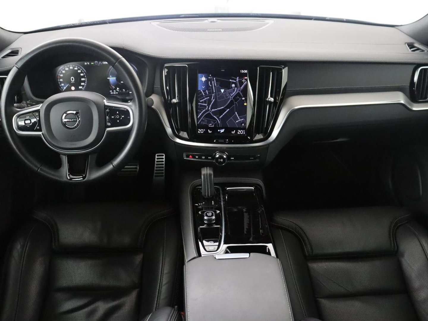 Volvo S60 2.0 Recharge T8 AWD R-Design SOH 95,6% | 360 Camera | Navigatie | Apple Carplay | Stoelverwarming