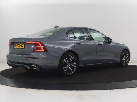 Volvo S60 2.0 Recharge T8 AWD R-Design SOH 95,6% | 360 Camera | Navigatie | Apple Carplay | Stoelverwarming