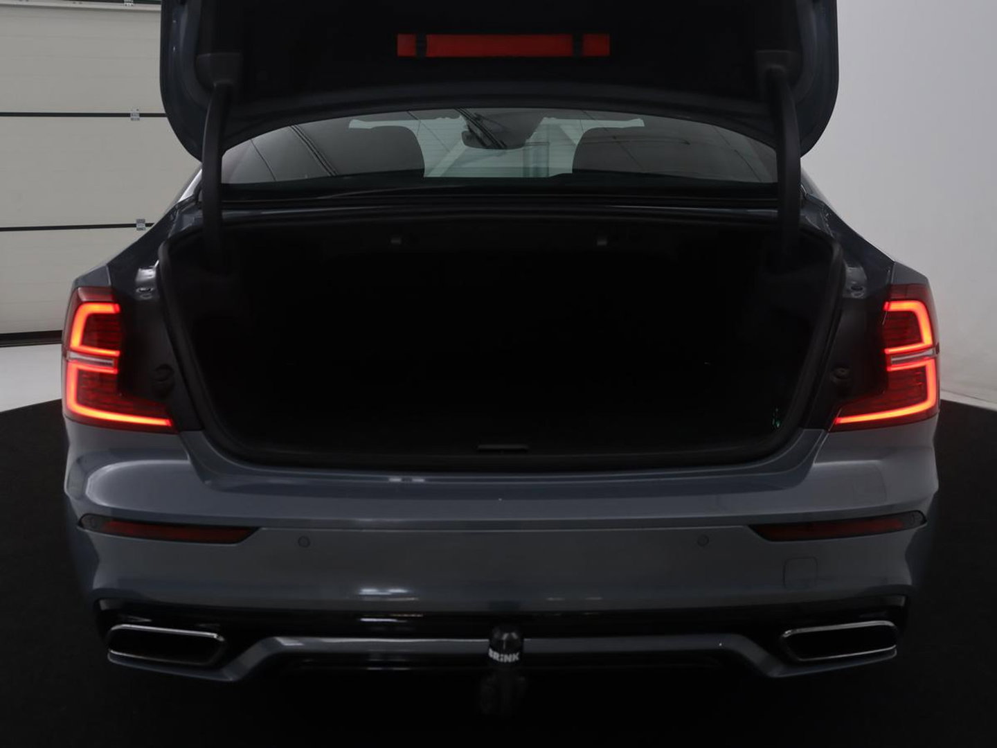 Volvo S60 2.0 Recharge T8 AWD R-Design SOH 95,6% | 360 Camera | Navigatie | Apple Carplay | Stoelverwarming