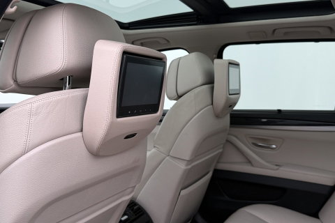 BMW 5 Serie Touring 530i Upgrade Edition | Panoramadak | Leder | Navigatie | Comfortstoelen+Memory | Stoelverwarming | Xenon | Getint Glas