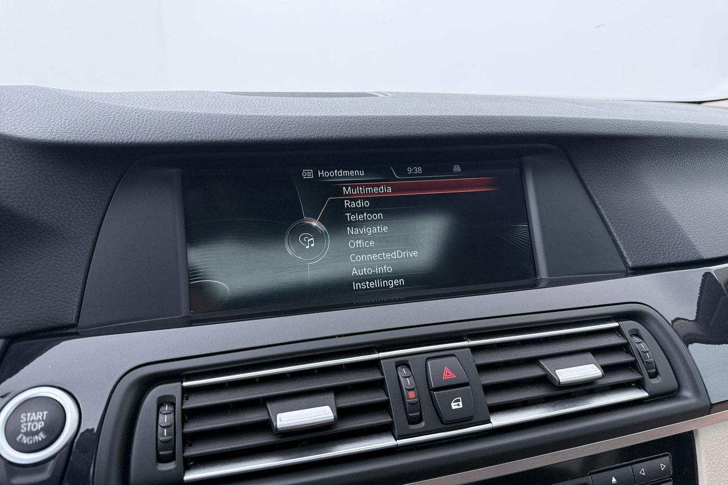 BMW 5 Serie Touring 530i Upgrade Edition | Panoramadak | Leder | Navigatie | Comfortstoelen+Memory | Stoelverwarming | Xenon | Getint Glas