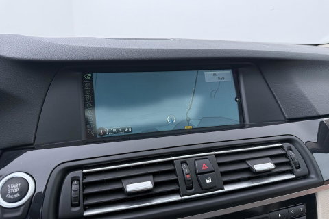 BMW 5 Serie Touring 530i Upgrade Edition | Panoramadak | Leder | Navigatie | Comfortstoelen+Memory | Stoelverwarming | Xenon | Getint Glas