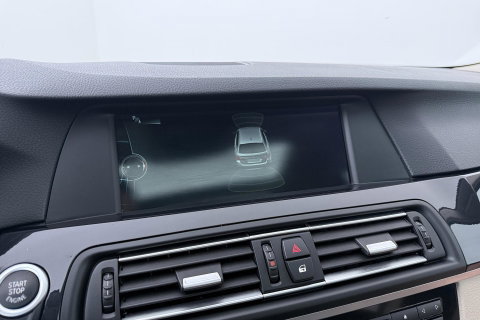 BMW 5 Serie Touring 530i Upgrade Edition | Panoramadak | Leder | Navigatie | Comfortstoelen+Memory | Stoelverwarming | Xenon | Getint Glas