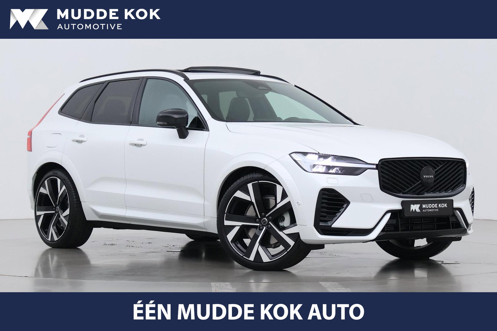 Volvo XC60 T6 Ultra Black Edition | 22 Inch | Bowers&Wilkins | Luchtvering | Trekhaak | 360° Camera | Stoelventilatie