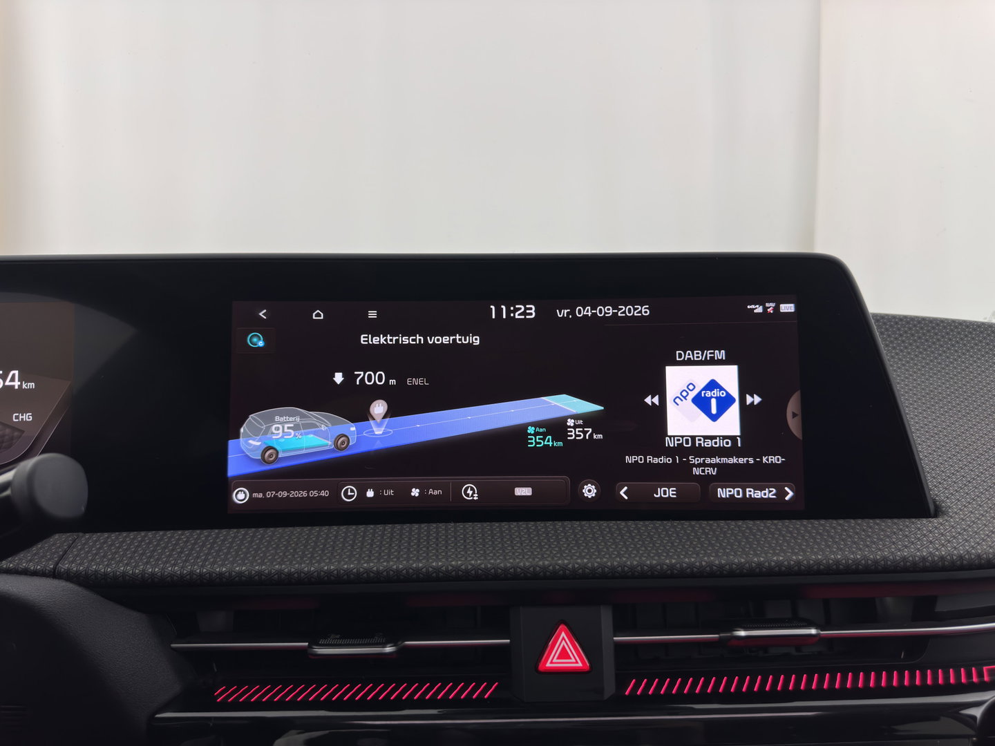 Kia Ev6 Plus Advanced 77.4 kWh [3-Fase-11kW] {SoH-93%} (INCL.BTW) Aut. *PANO | LEATHER | ADAPTIVE-CRUISE | DIGI-COCKPIT | MERIDIAN-AUDIO | MEMORY-PACK | FULL-LED | KEYLESS | CAMERA | DAB | BLIND-SPOT | NAVI-FULLMAP | PRIVACY-GLASS | AMBIENT-L