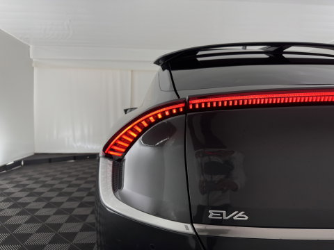 Kia Ev6 Plus Advanced 77.4 kWh [3-Fase-11kW] {SoH-93%} (INCL.BTW) Aut. *PANO | LEATHER | ADAPTIVE-CRUISE | DIGI-COCKPIT | MERIDIAN-AUDIO | MEMORY-PACK | FULL-LED | KEYLESS | CAMERA | DAB | BLIND-SPOT | NAVI-FULLMAP | PRIVACY-GLASS | AMBIENT-L