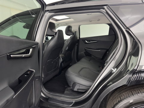 Kia Ev6 Plus Advanced 77.4 kWh [3-Fase-11kW] {SoH-93%} (INCL.BTW) Aut. *PANO | LEATHER | ADAPTIVE-CRUISE | DIGI-COCKPIT | MERIDIAN-AUDIO | MEMORY-PACK | FULL-LED | KEYLESS | CAMERA | DAB | BLIND-SPOT | NAVI-FULLMAP | PRIVACY-GLASS | AMBIENT-L