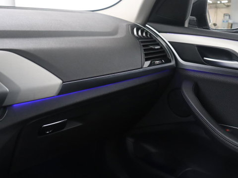 BMW X3 xDrive20i | Trekhaak | Panoramadak | Adaptive cruise | Half Leder | Head-up | Camera | Sfeerverlichting | Climate control | Stoelverwarming | Full LED |