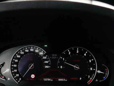 BMW X3 xDrive20i | Trekhaak | Panoramadak | Adaptive cruise | Half Leder | Head-up | Camera | Sfeerverlichting | Climate control | Stoelverwarming | Full LED |
