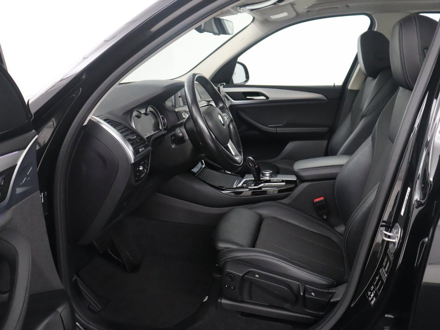 BMW X3 xDrive20i | Trekhaak | Panoramadak | Adaptive cruise | Half Leder | Head-up | Camera | Sfeerverlichting | Climate control | Stoelverwarming | Full LED |