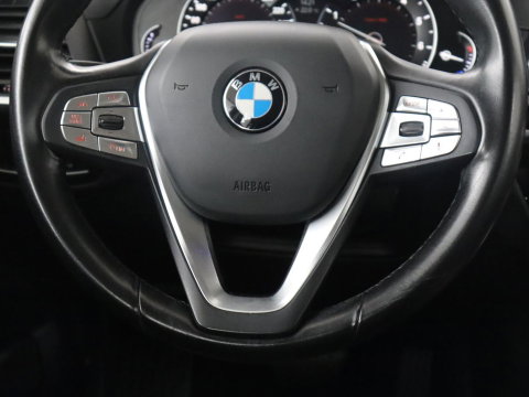 BMW X3 xDrive20i | Trekhaak | Panoramadak | Adaptive cruise | Half Leder | Head-up | Camera | Sfeerverlichting | Climate control | Stoelverwarming | Full LED |
