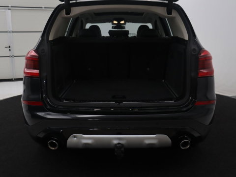 BMW X3 xDrive20i | Trekhaak | Panoramadak | Adaptive cruise | Half Leder | Head-up | Camera | Sfeerverlichting | Climate control | Stoelverwarming | Full LED |