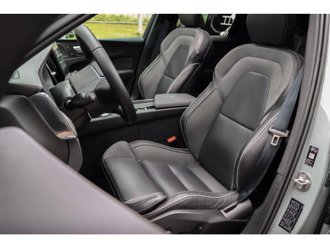 Volvo XC60 T6 AWD Ultra Black Edition 360 Cam Pano Trekhaak 21 inch Alarm