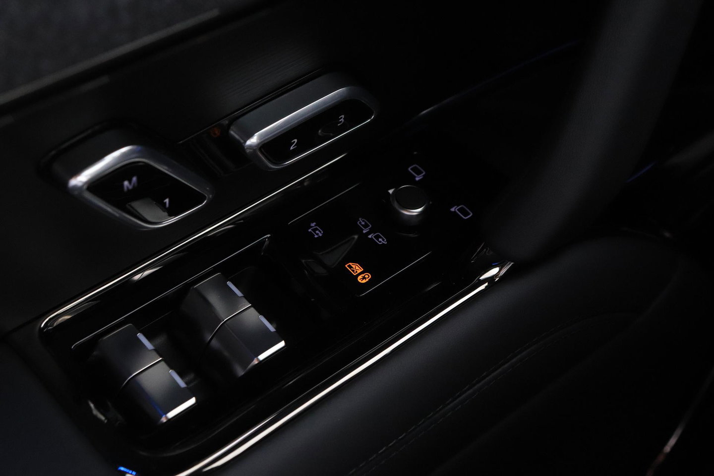 Land Rover Range Rover Sport 3.0 P550e Autobiography PHEV | Performance-voorstoelen | Black Pack | Massage | Meridian Surround | Koelbox | ClearSight | Trekhaak | 23 Inch