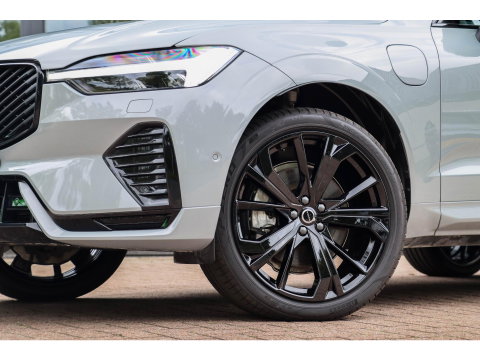 Volvo XC60 T6 AWD Ultra Black Edition 360 Cam Pano Trekhaak 21 inch Alarm