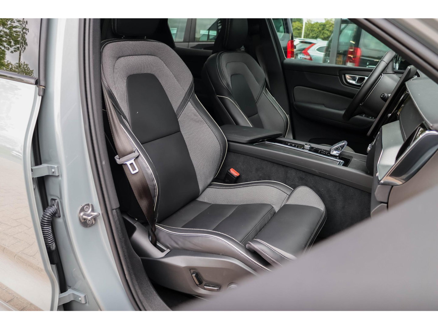 Volvo XC60 T6 AWD Ultra Black Edition 360 Cam Pano Trekhaak 21 inch Alarm